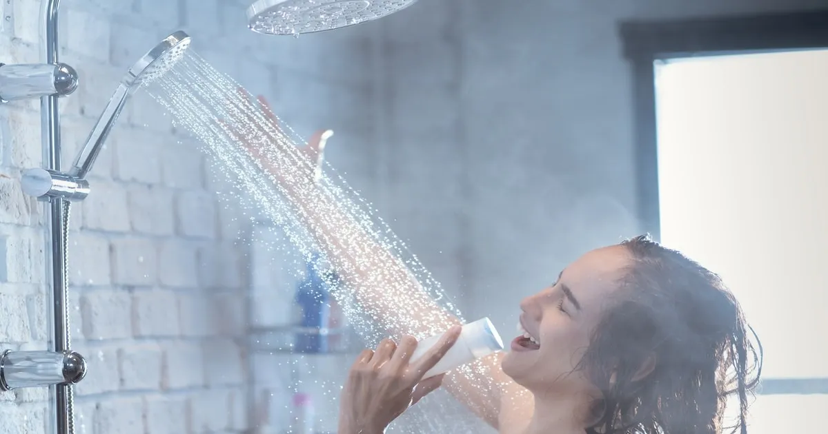 Richtig lüften im Herbst – so bleibt das Bad schimmelfrei